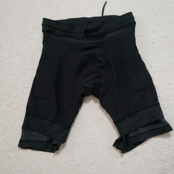 Lululemon T.H.E short with Nulux liner Medium - Picture 7 of 7